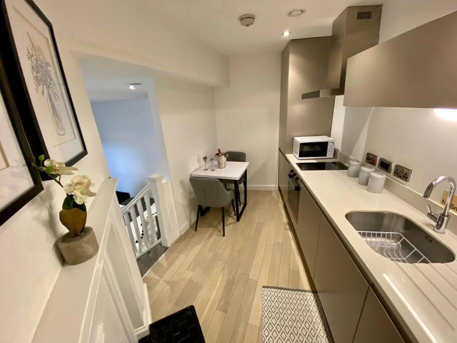 Victoria Street Apartment Sleeps 2 Liverpool Bagian luar foto